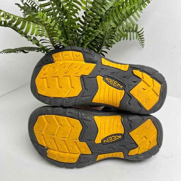 Keen Newport H2 Sandals Big Kid Size US 3 EU 35 waterproof Easy Bungee Velcro - Picture 7 of 12